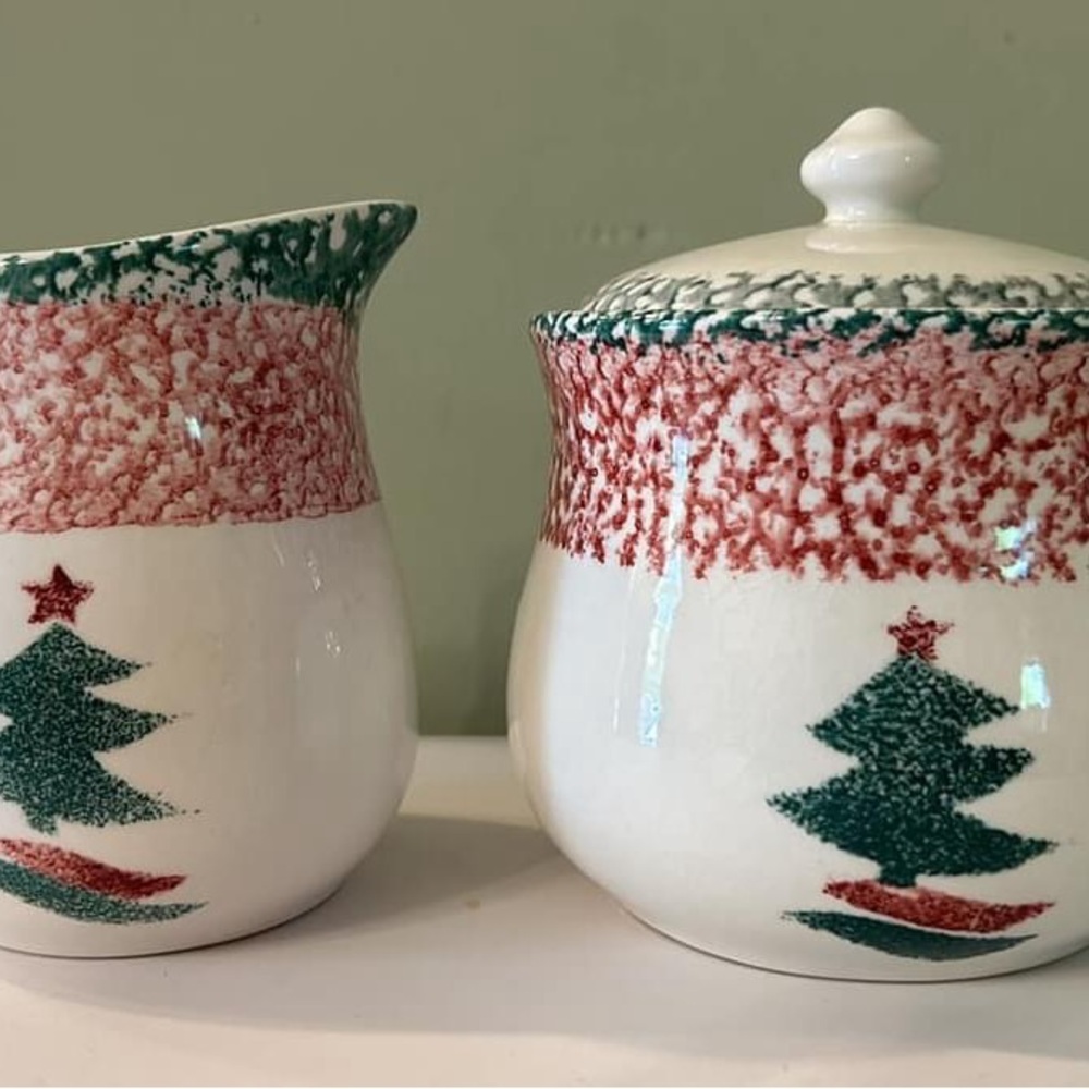 Festive Ceramic Creamer and Sugar Set - Red and Green